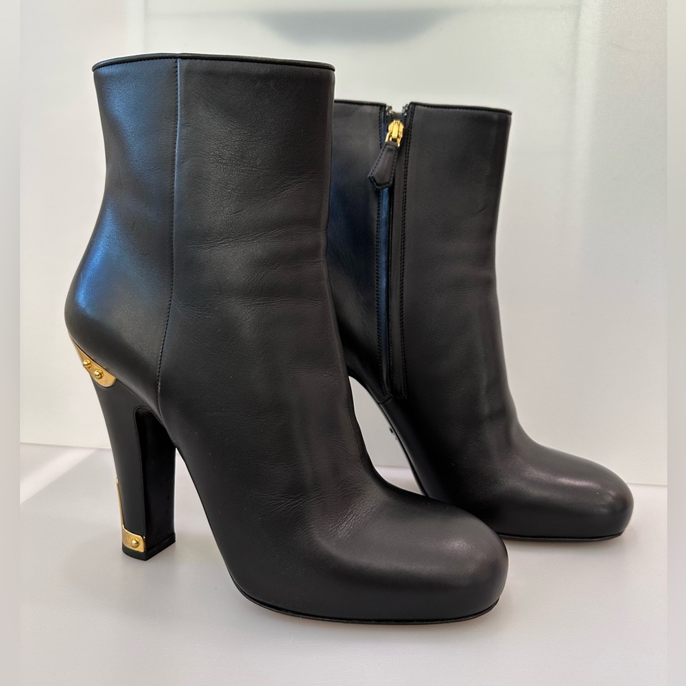 AUTHENTIC PRADA CALZATURE DONNA Black Leather Ankle Boots with Gold Heel Detail - Picture 7 of 14